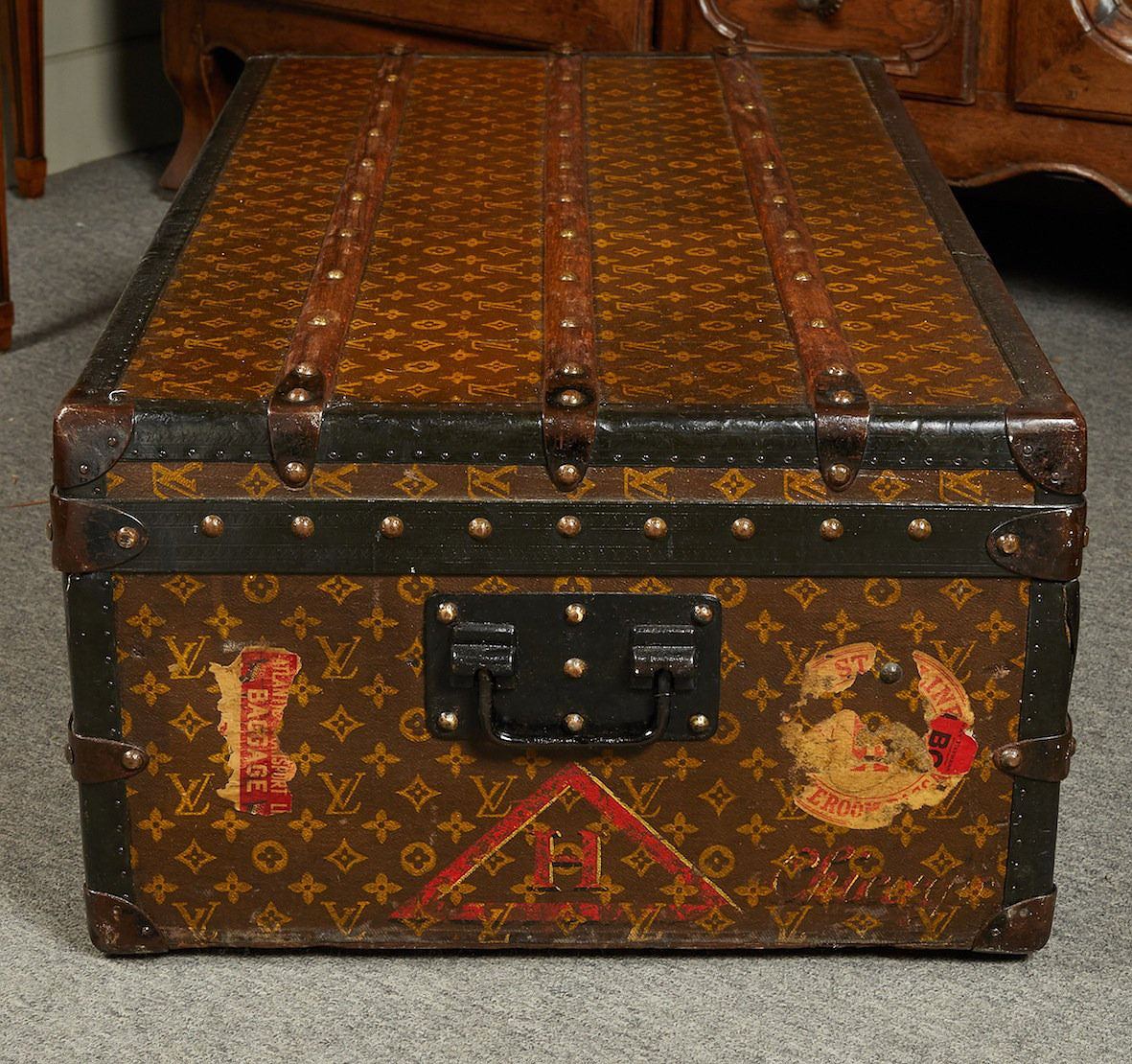 Toronto man finds 120-year-old vintage Louis Vuitton trunk in