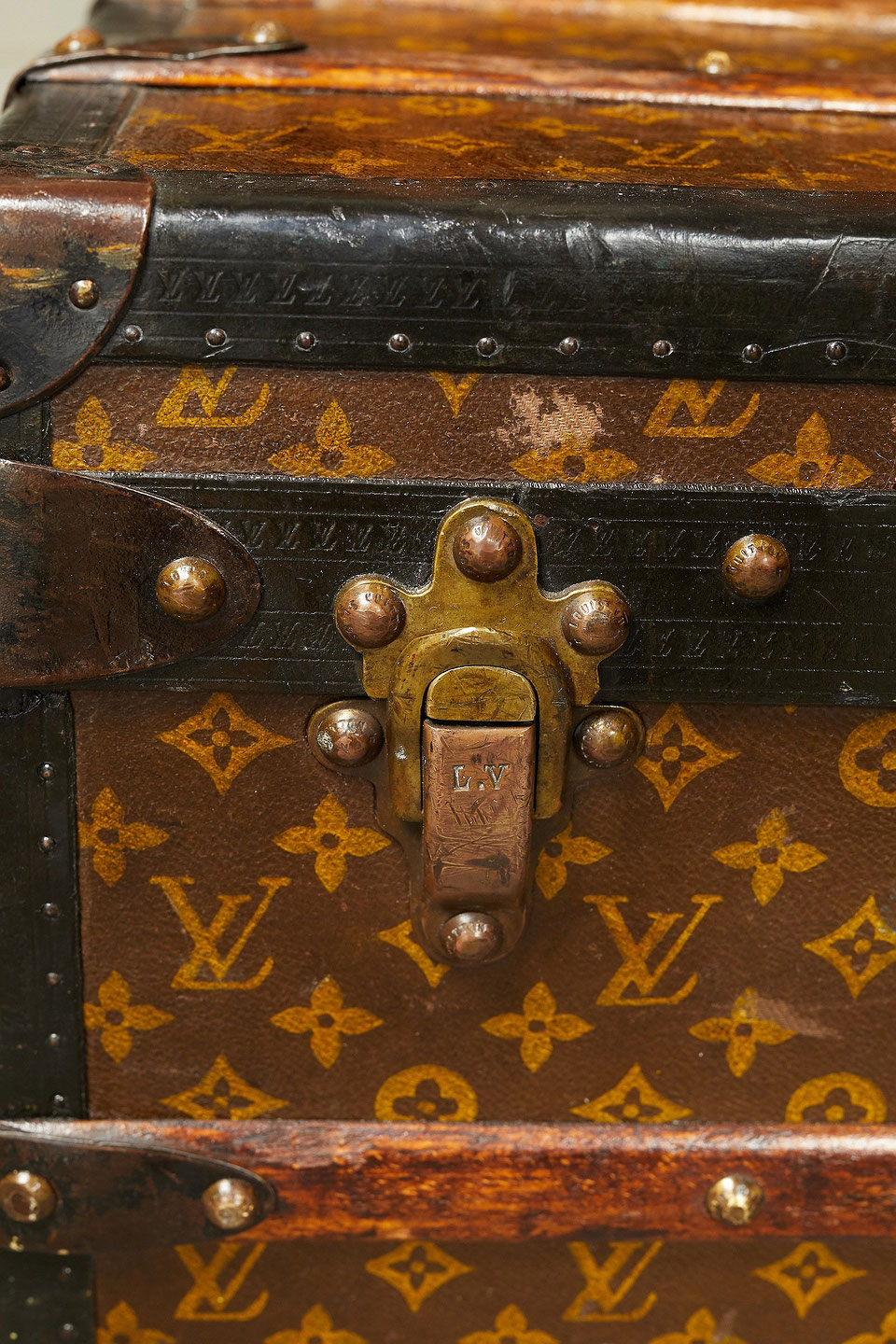 Toronto man finds 120-year-old vintage Louis Vuitton trunk in